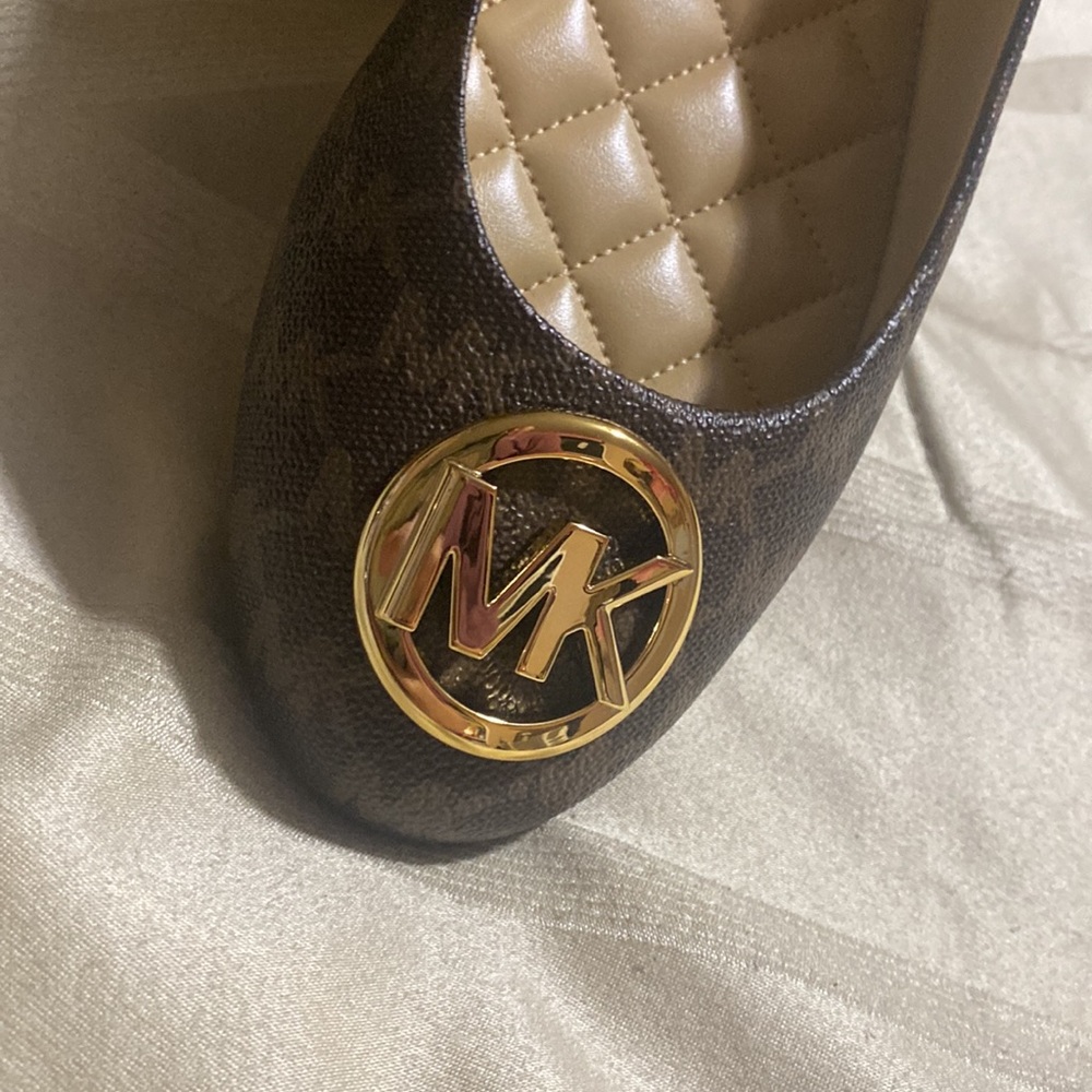 Michael Kors Flats - Picture 2 of 5